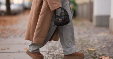 Як ідеально поєднувати взуття та одяг восени 2023: поради стилістки