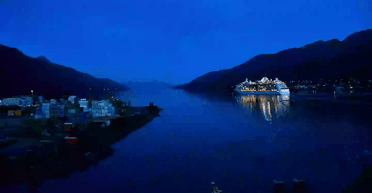 "Ніхто цього не помічає": пасажир показав реальність нічних круїзів (відео)