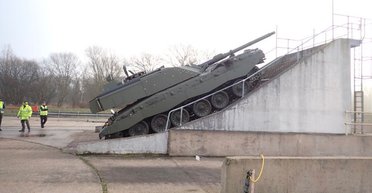 В Германии начали полевые испытания танка Challenger 3 (фото)