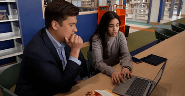 Не навчили писати і читати: випускниця подала до суду на школу після її закінчення (відео)