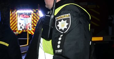 "Поедешь с нами": в Полтаве бизнесмен и коп избили парня, который вступился за девушку (видео)