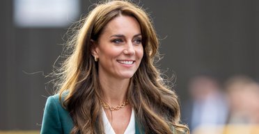 Кейт Міддлтон з'явилася на публіці в діловому костюмі модного кольору осені 2023