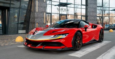 Самый дорогой в Украине: в Киеве продают 1000-сильный суперкар Ferrari за $800 000 (фото)