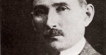 "Бриллиантовая рука". Как личный секретарь Распутина провез в гипсе драгоценности в Киев