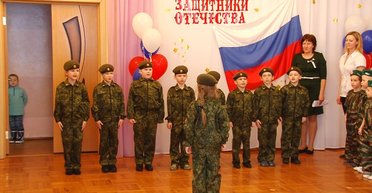 "Станут более дешевыми солдатами": Путин превращает школу в военный полигон, — WSJ