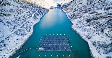 Швейцария покрыла Альпы солнечными панелями мощностью 448 кВт: что это дало (видео)