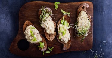 Идеальная закуска на праздничный стол: рецепт паштета из скумбрии