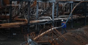 Резервуары горели и взрывались: AP показало последствия массированной атаки на объект "Нафтогаза" (видео)