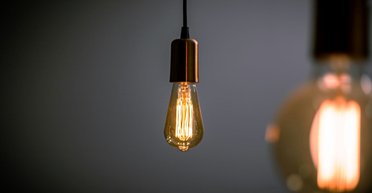 Аварійні відключення світла запроваджені на всій території України: подробиці