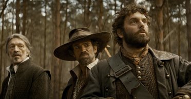 "Три мушкетера", как киллеры из "Джона Уика". Что отличает хулиганскую экранизацию Дюма с Касселем и Евой Грин