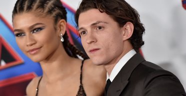 Зендея та Том Голланд заручилися: історія роману зірок "Людини-павука" (фото, відео)