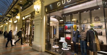 Gucci  и Fendi доступны, как раньше. Как работает рынок моды в РФ под санкциями