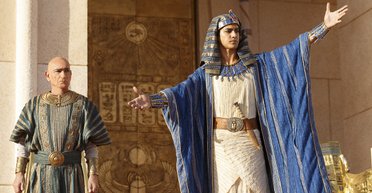 Поджаренные солнцем. Лучшие сериалы месяца