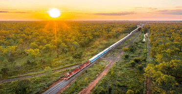 Ніколи не здогадаєтеся: де пролягає один з найкрасивіших у світі маршрутів поїздом (фото)