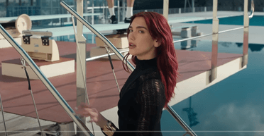 Одеситка Таню Муіньо зняла запальний кліп для Дуа Ліпи (відео)