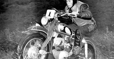 В 100 лет умер Джон Пентон, который перевернул традиции мотоциклетного спорта