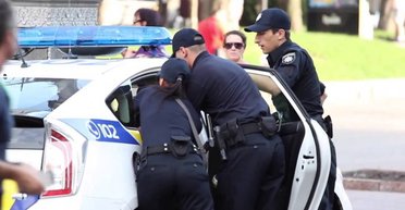 Стрельба в отеле Киева: неизвестного поймали с автоматической винтовкой AR-15 (фото)