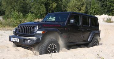 Внедорожная легенда: тест-драйв нового Jeep Wrangler