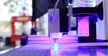 На атомном уровне: солнечные панели и гаджеты станут эффективнее благодаря шустрому лазеру