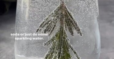 Новий тренд: новорічний коктейль "Снігова куля" (відео)