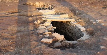 Датируется железным веком: на шотландском острове археологи раскопали подземную камеру (фото)