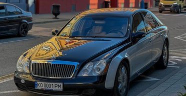Роскошь из 2000-х: в ЕС заметили люксовый Maybach на украинских номерах (фото)