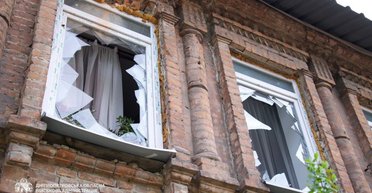 "Шахеды" атаковали Днепр: ВС РФ ударили по инфраструктуре, детскому саду, есть разрушения (фото)