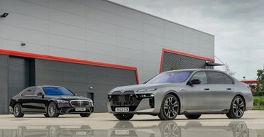 Украинцы активно покупают дорогие авто во время войны: популярные марки и модели (фото)