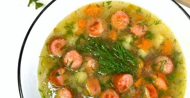 Швидко і дуже смачно: рецепт супу із сосисками та ковбасками (відео)