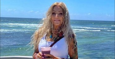 Бабуся із зовнішністю моделі розповіла, чому "не старіє" вже 20 років (фото)