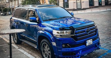 В Україні помітили Toyota Land Cruiser із незвичайним тюнінгом (фото)