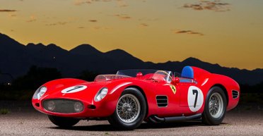 Поддельный Ferrari продали на аукционе по цене двух настоящих суперкаров (фото)