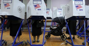 Писали из России: ФБР заявляет о ложном минировании на избирательных участках в США