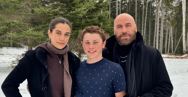 Овдовілий Джон Траволта показав підрослих дітей (фото)