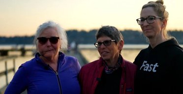 Прижали хищника к земле: в США группа велосипедисток спасла подругу из пасти пумы (фото)