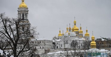 Передвигаются свободно: в Лавре до сих пор проживает более 100 монахов Московского патриархата