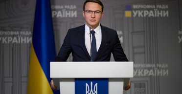 Нардеп из "Слуги народа" пожаловался, что ему мало дают денег на бензин (видео)