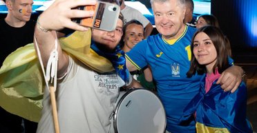 Ідеальний ворог. Чому Зеленський не посадить Порошенка і які плани на нього у Банкової