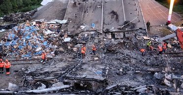 Подрывы мостов в РФ: Бастрыкин обвинил Украину, Путин говорит о "терроре"