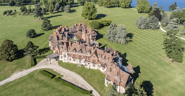 100 кімнат і три ліфти: у Франції продають замок за майже пів мільярда доларів (фото)