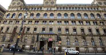 Темные тени и движение зеркал: туристы рассказали о странных явлениях в люксовом отеле (фото)