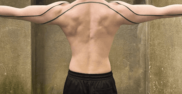 Идеальная геометрия: мужчина сделал нестандартное тату на своем теле (фото)