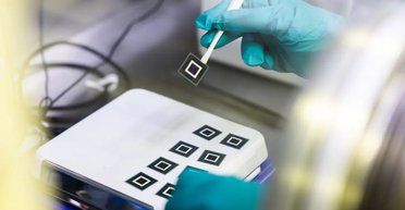 Ученые изобрели "кривые" солнечные панели: оказалось, они работают гораздо лучше обычных