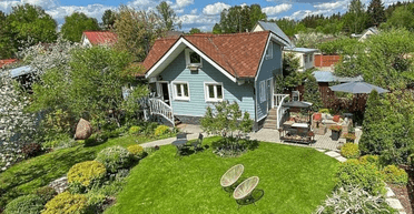 Украинец купил дачу у реки за $300: что он увидел внутри (фото)