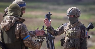 Украине не нужны миротворцы: солдаты из Евросоюза должны быть готовы к войне, – Жовква