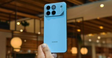 Samsung и iPhone отстали: китайский смартфон удивил батареей 10 000 мАч и экраном (фото)