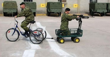 "Доставка пехоты": ВС РФ отправляют солдат на штурмы "совершенно неожиданным" способом