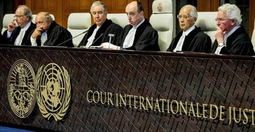 Гаага ждет. Императоры на ее скамье подсудимых еще не сидели