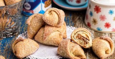 Рогалики зі згущеним молоком: рецепт смачної випічки до чаю та кави