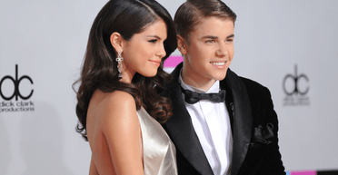 Від Джастіна Бібера до The Weeknd: з ким зустрічалася Селена Гомес (фото, відео)